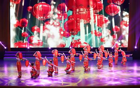 公司与柳州市公安局柳北分局联合举行迎新春警民联欢会