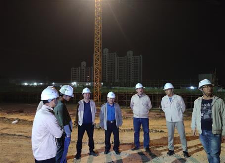 【奋战80天·冲刺四序度】唐峰使用休息时间到石碑坪安顿房项目调研指导