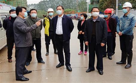 韦朝永：全力推进项目进度  确保民生工程准时交付