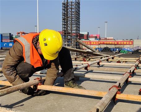 抢工劲头足 冲刺一季度