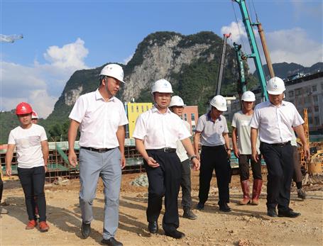 覃振华：精耕区内外市场奋力实现“整年红”